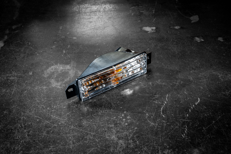 BMW E30 Late Model DEPO "Crystal" Clear Turn Signal Lamp Set - 63131380965, 63131380966-Headlights-Depo-Garagistic