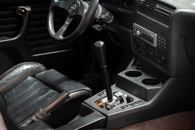 E30 "PRO" Self Centering Chassis Short Shifter-Solid mount shifter-Garagistic-Black Anodized-Medium-Delrin Bat-Garagistic