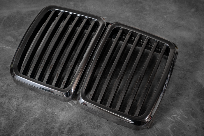 E30 Gloss Black Kidney Grill - Aftermarket Replacement (51131945877)-Exterior-Garagistic-Garagistic